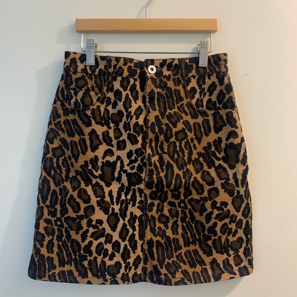 Miu Miu Leopard Print/Cat Applique A-Line Mini Skirt - Picture 2 of 10